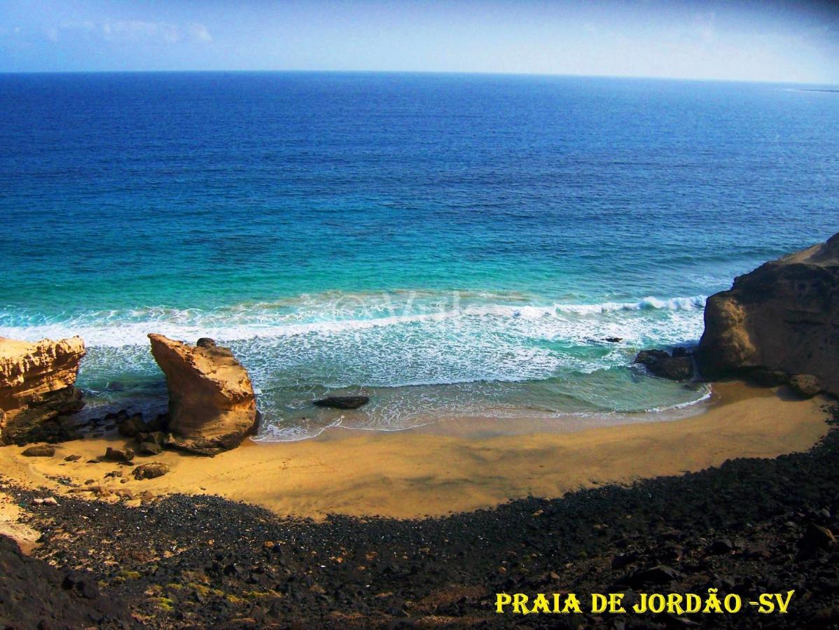 Rose'S Place Mindelo Esterno foto